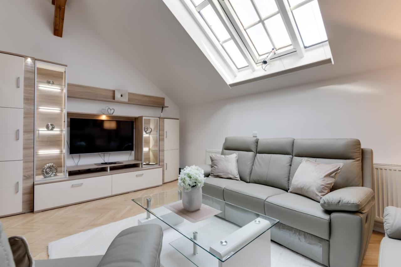 Wenceslass Square Royal Residence Apartments ปราก ภายนอก รูปภาพ